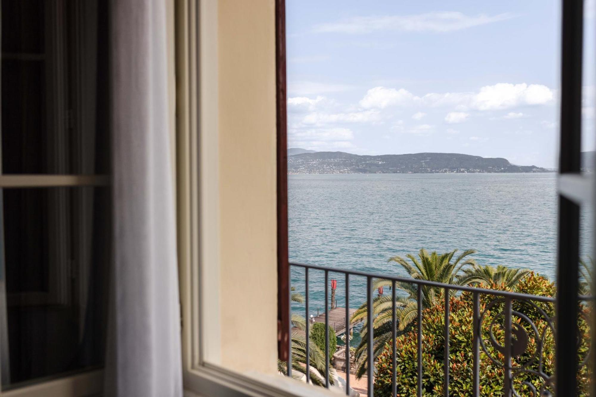 Deluxe Double or Twin Room Lake View