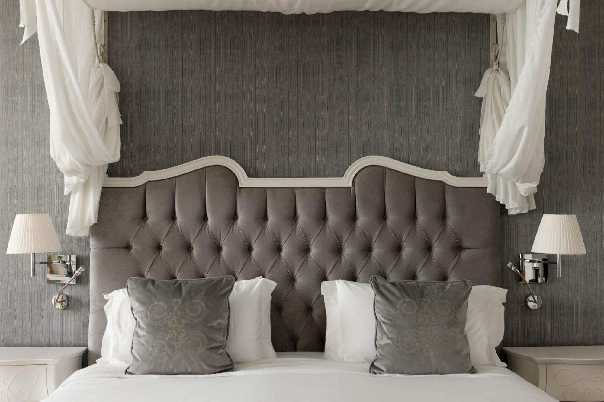 Deluxe Double or Twin Room Lake View