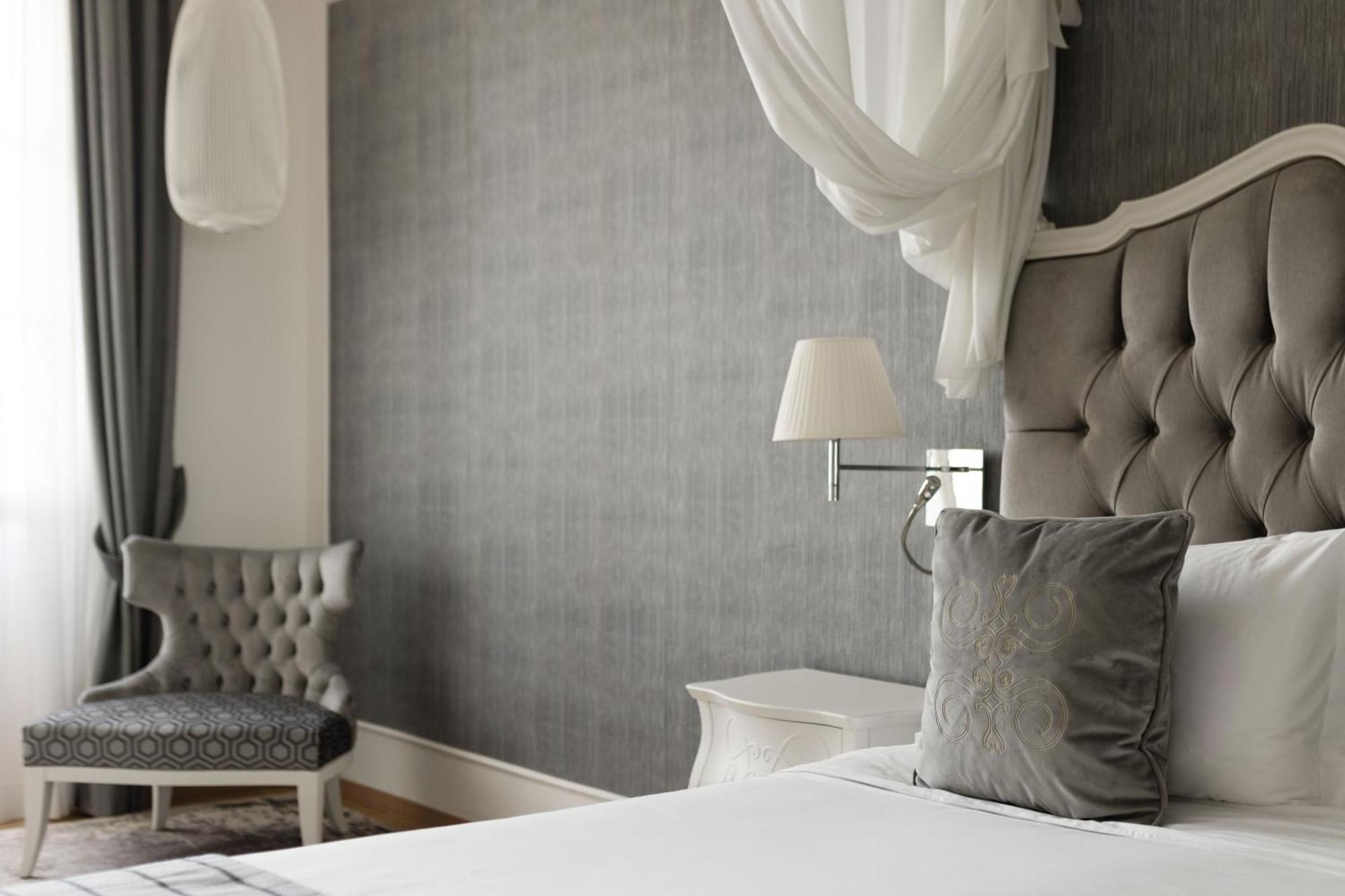 Deluxe Double or Twin Room Lake View